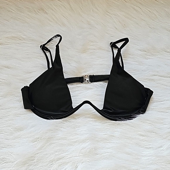 Skimpy bikini top - Picture 1 of 3